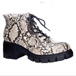 DIRTY Laundry NO DOUBT faux leather snake embossed  combat boots goth